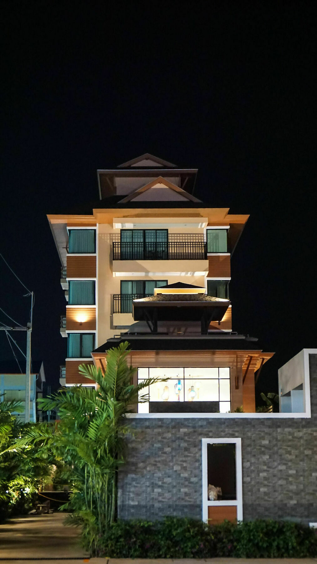Visa Hotel Hua Hin - Sha Plus Esterno foto